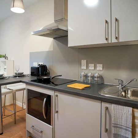 1 Bedroom Apartments, Studios And Ensuite Bedrooms With Shared Kitchen At Centro House In 斯特灵 外观 照片