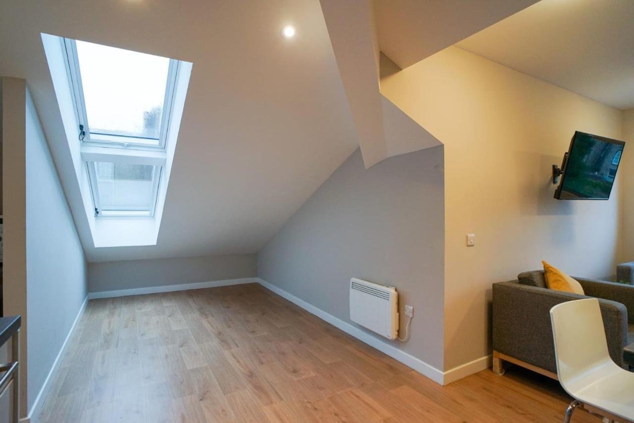 1 Bedroom Apartments, Studios And Ensuite Bedrooms With Shared Kitchen At Centro House In 斯特灵 外观 照片