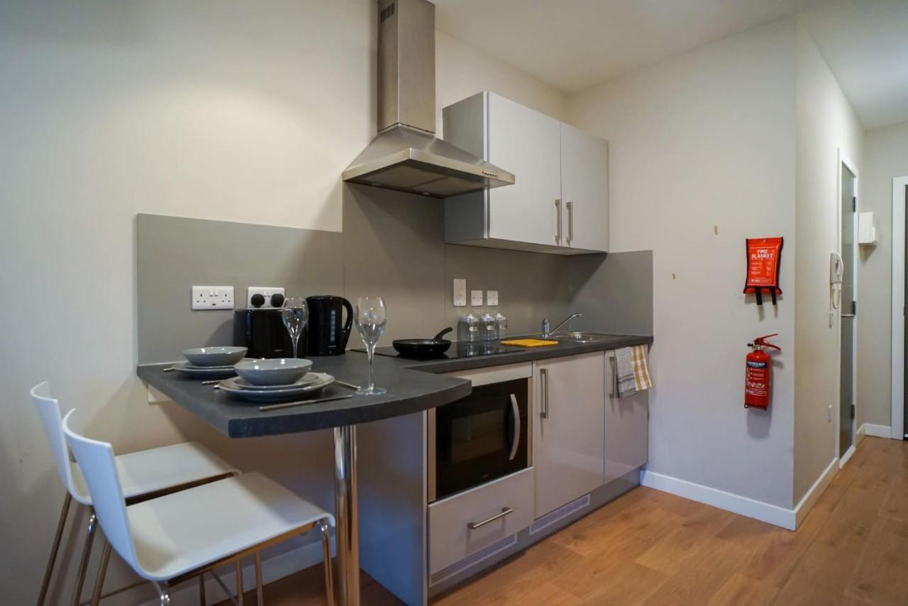 1 Bedroom Apartments, Studios And Ensuite Bedrooms With Shared Kitchen At Centro House In 斯特灵 外观 照片