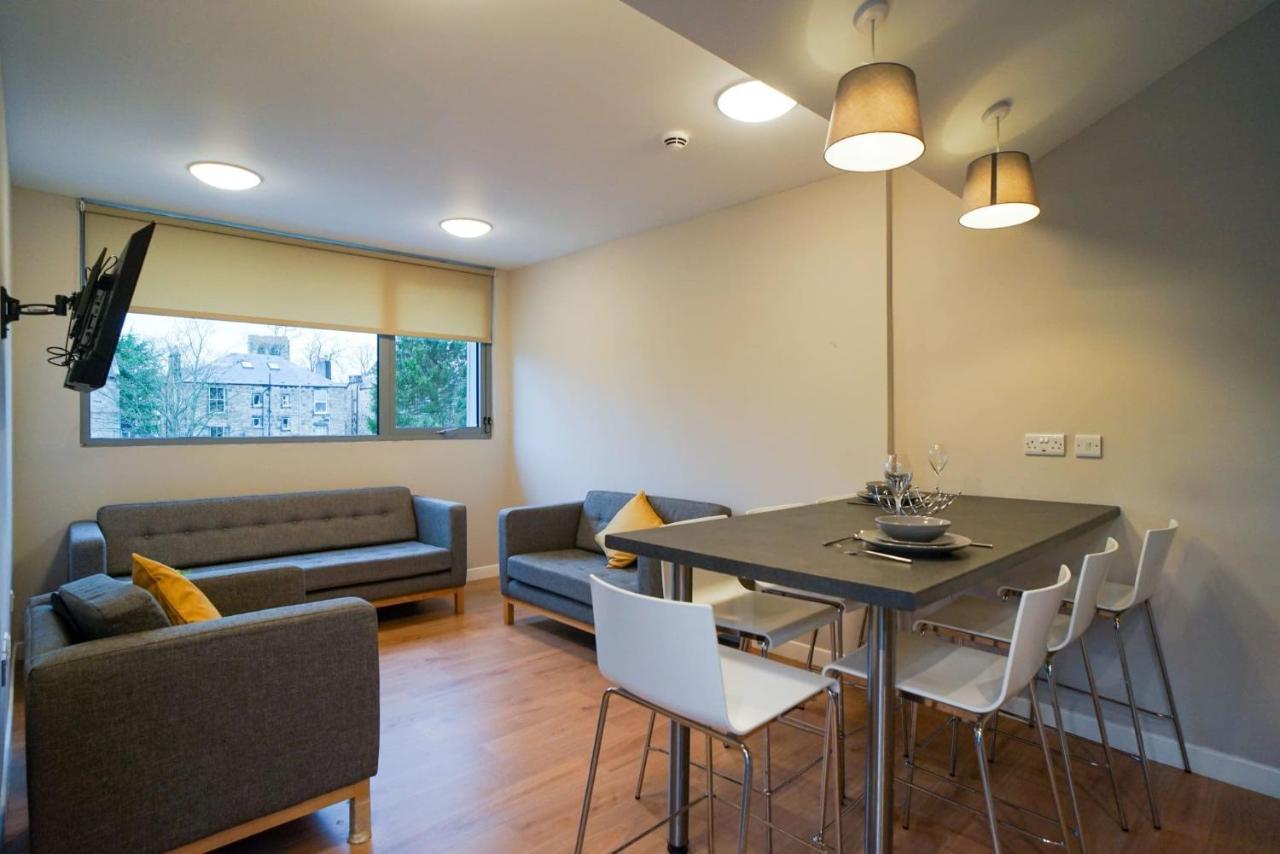 1 Bedroom Apartments, Studios And Ensuite Bedrooms With Shared Kitchen At Centro House In 斯特灵 外观 照片