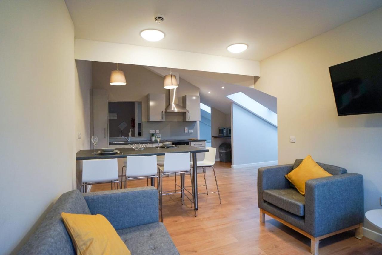 1 Bedroom Apartments, Studios And Ensuite Bedrooms With Shared Kitchen At Centro House In 斯特灵 外观 照片