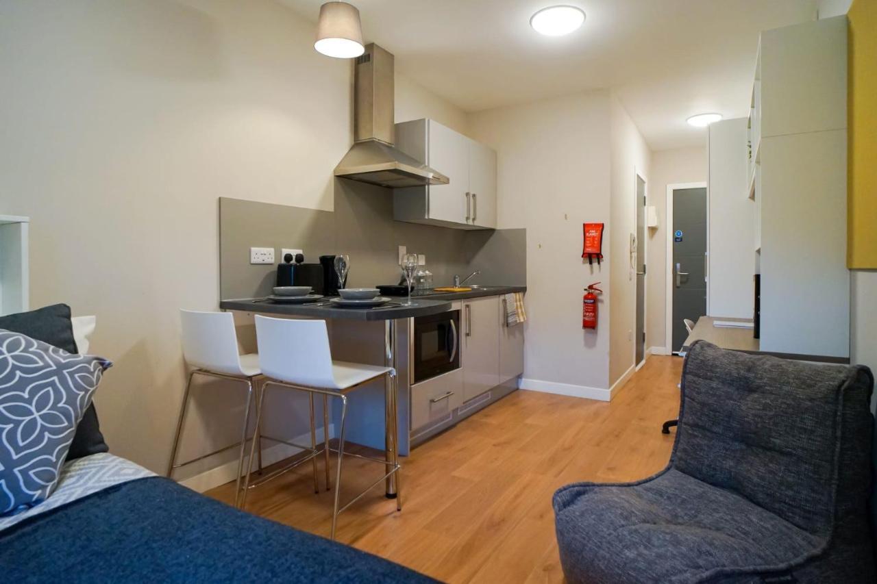1 Bedroom Apartments, Studios And Ensuite Bedrooms With Shared Kitchen At Centro House In 斯特灵 外观 照片