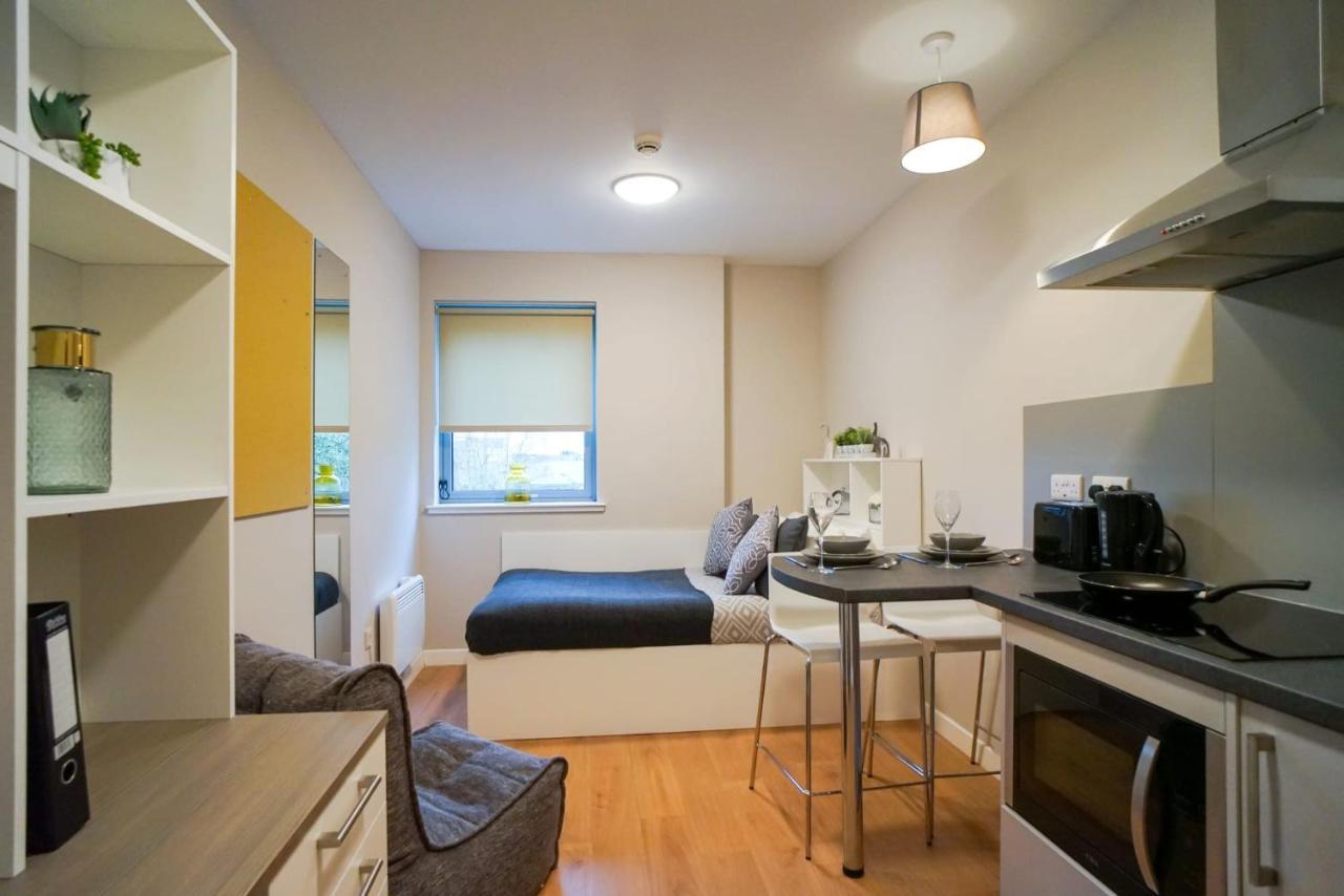 1 Bedroom Apartments, Studios And Ensuite Bedrooms With Shared Kitchen At Centro House In 斯特灵 外观 照片