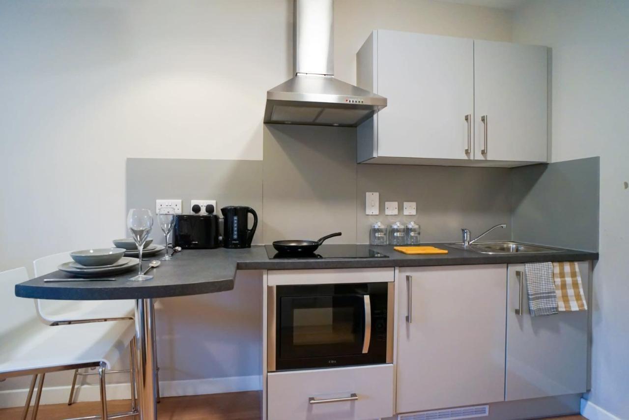 1 Bedroom Apartments, Studios And Ensuite Bedrooms With Shared Kitchen At Centro House In 斯特灵 外观 照片